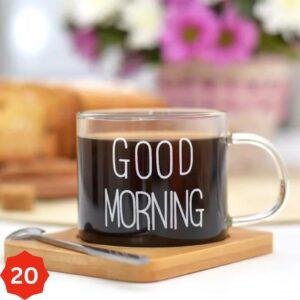 كوب مع قاعدة خشبية وملعقة